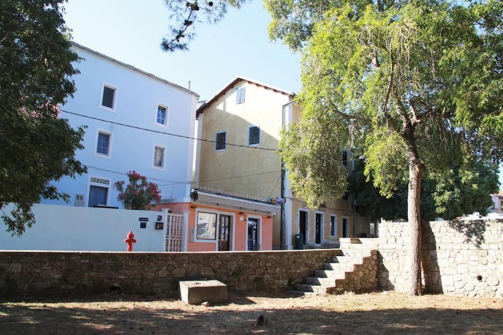 Nerezine Apartmany Centrum Екстер'єр фото